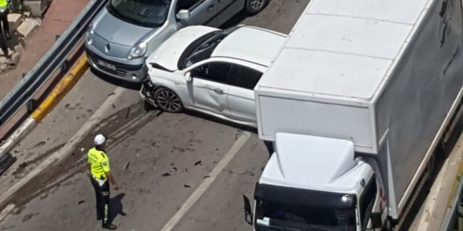 'Ölüm rampası'nda 7 araç çarpıştı