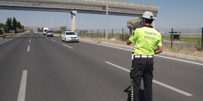 İhlal yapan sürücüler drone ile tespit edildi, ceza yazıldı