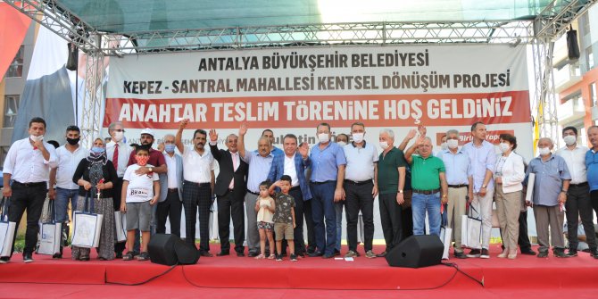 Antalya’da kentsel dönüşümde ilk anahtarlar teslim edildi