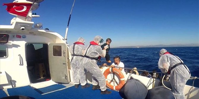 Türk kara sularına itilen 126 sığınmacı kurtarıldı