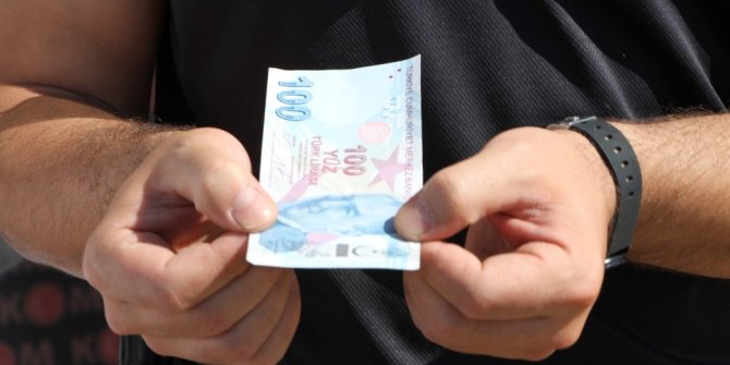 Elazığ’da polis, kurban pazarında sahte para uyarısı yaptı