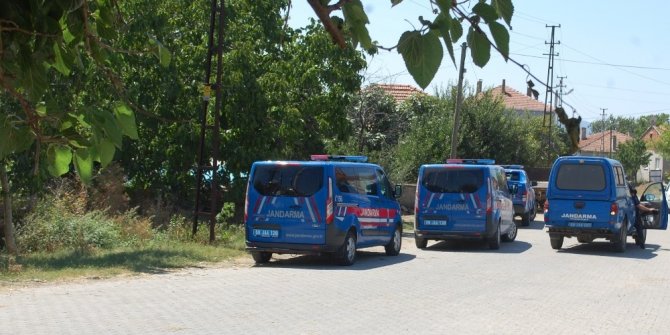 Evinde ölü bulunmuştu, jandarma fark etti: Bahçede 8 kök kenevir