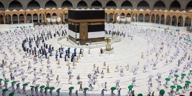 Kabe'nin örtüsü değiştirildi