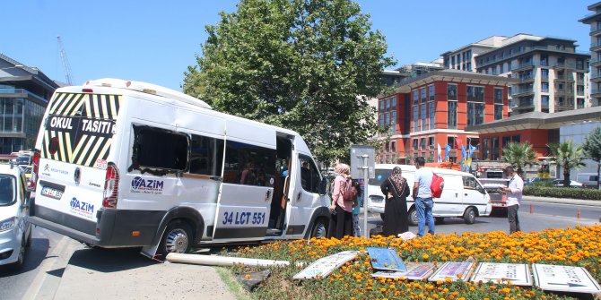 Bayram yolunda kaza geçirdiler