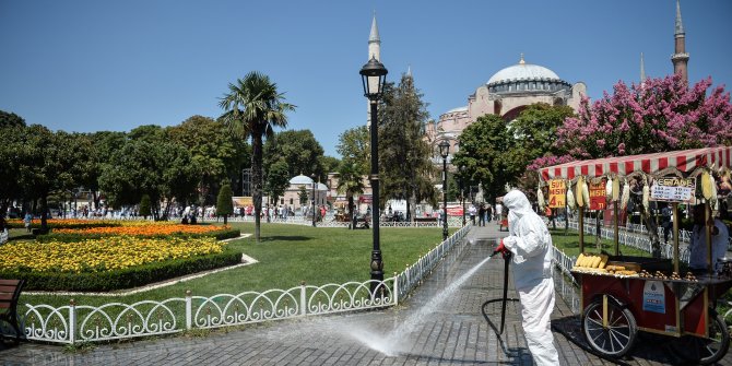 Ayasofya Camii'ne yoğun ilgi devam ediyor