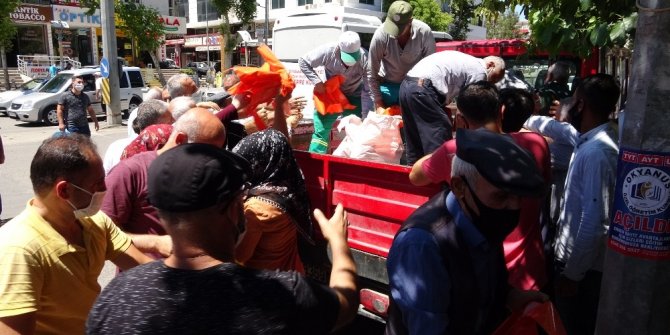 Bayram öncesi 70 bin adet poşet dağıtıldı