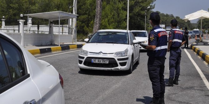Marmaris’e 24 saatte 21 bin araç giriş yaptı