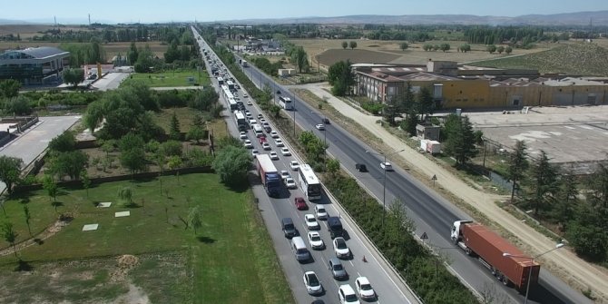 Bayram tatili dolayısıyla drone ile trafik denetimleri sürüyor
