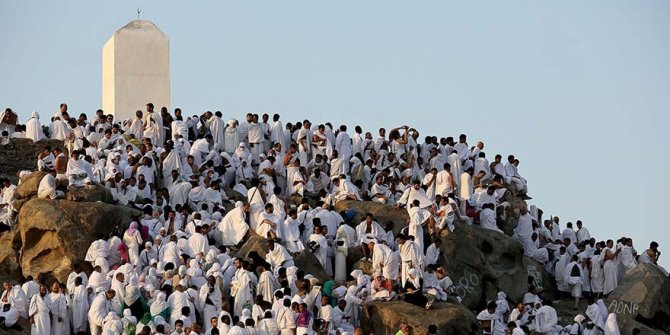 Hacı adayları Arafat’a çıktı