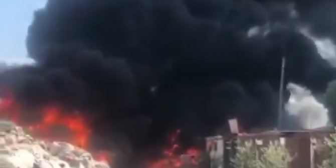 Manisa'da bir geri dönüşüm tesisinde yangın