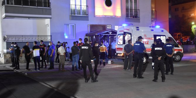 Eski kız arkadaşının evini basan kişi kurşun yağdırdı: 4 ölü
