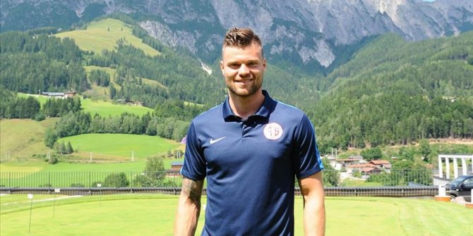 Celustka, Sparta Prag'a transfer oldu