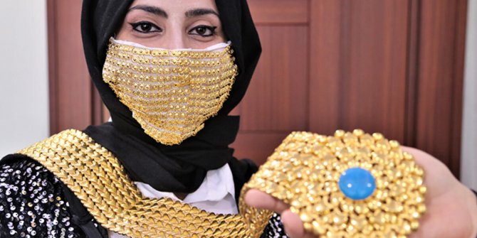 Altın maskenin de fiyatı arttı