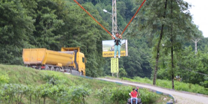 Adrenalin tutkunlarının yeni gözdesi; 'İnsan Sapanı'