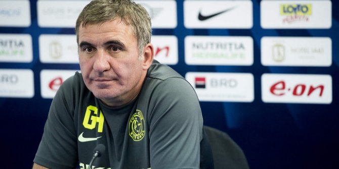 Hagi görevi bıraktığını açıkladı