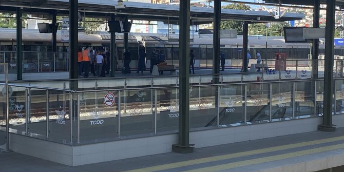 Raylara atlayan kişi trenin altında kalarak öldü