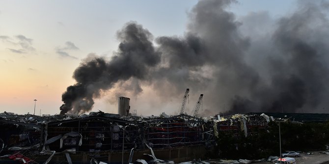 Beyrut Valisi Abbud: "Yüz binlerce kişi, 2-3 aydan önce evlerine dönemez"