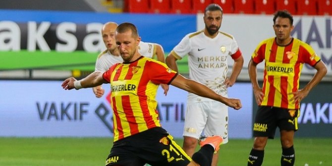 Göztepe Wilczek'i Kopenhag'a sattı