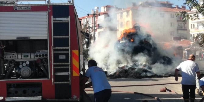 Ankara'da, saman yüklü TIR alev alev yandı