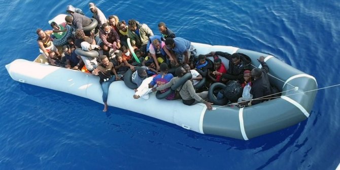 Türk kara sularına bırakılan 41 sığınmacı kurtarıldı