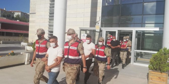 Kablo hırsızları suçüstü yakalandı: 4 tutuklama