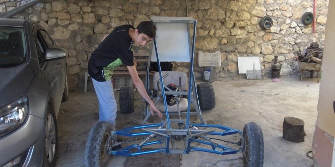 Pandemi sürecinde evde sıkılan liseli genç, su motorundan ’buggy’ araba yaptı