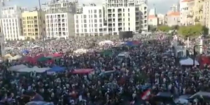 Beyrut'ta tarihi patlamanın ardından protestolar sürüyor