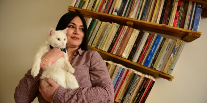 Iraklı kadın gazeteci ve kedisi Klu, Kovid-19'u birlikte yendi