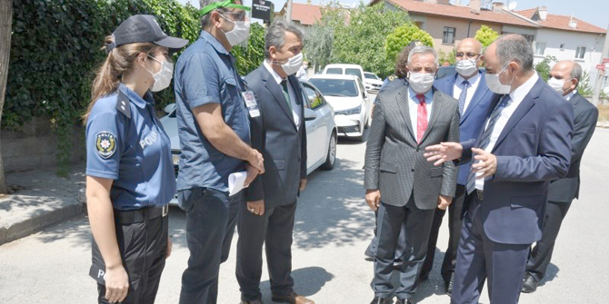Vali Özkan evde izolasyon takibine katıldı