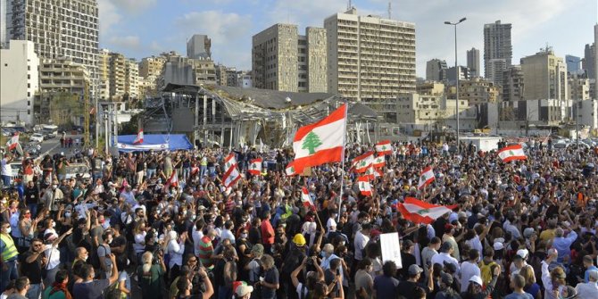 Pengunduran diri pemerintah tak cukup bagi pengunjuk rasa di Lebanon