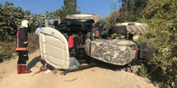 Karı koca, devrilen traktörün altında kalarak hayatlarını kaybetti