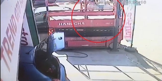 3 kişinin vurulduğu silahlı saldırı kamerada