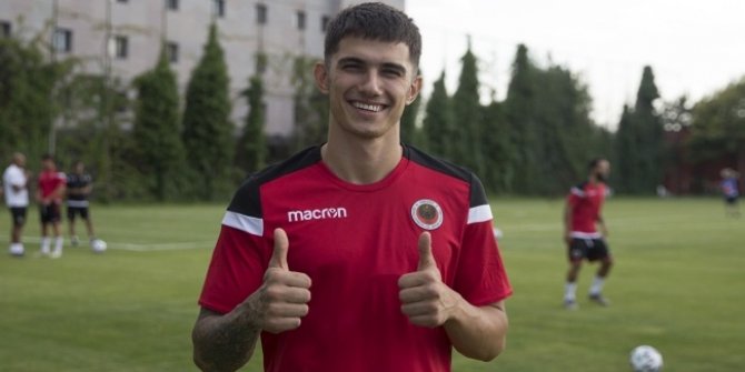 Transferin gözdesi Berat'ın hayali Avrupa