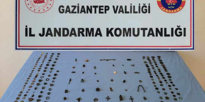 Jandarmaya, 150 bin dolara tarihi eserleri satmak isterken yakalandılar