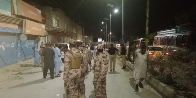 Pakistan’da dükkana bombalı saldırı: 1 çocuk öldü