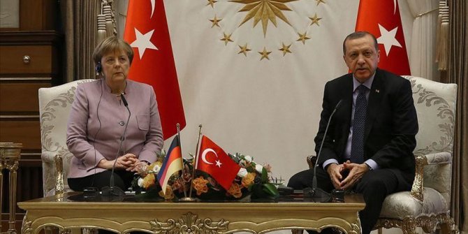 Turski predsjednik Erdogan razgovarao s njemačkom kancelarkom Angelom Merkel