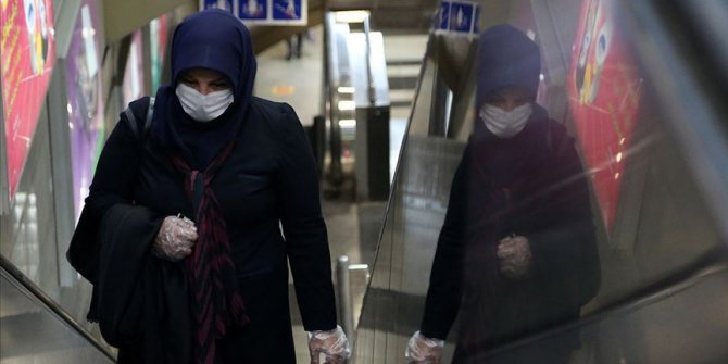 İran'da son 24 saatte 184 kişi Kovid-19'dan hayatını kaybetti