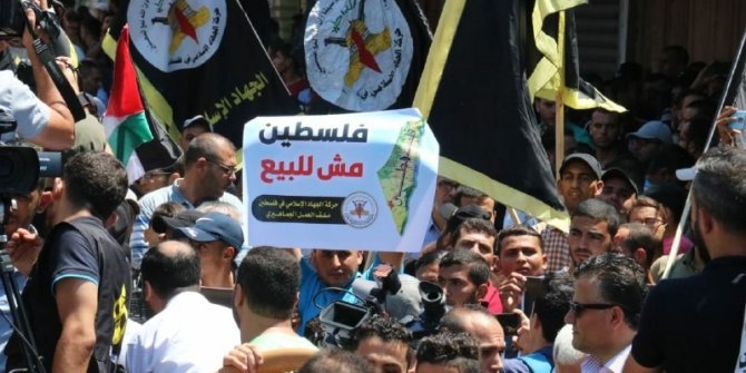 Gazze’de BAE-İsrail anlaşması protesto edildi