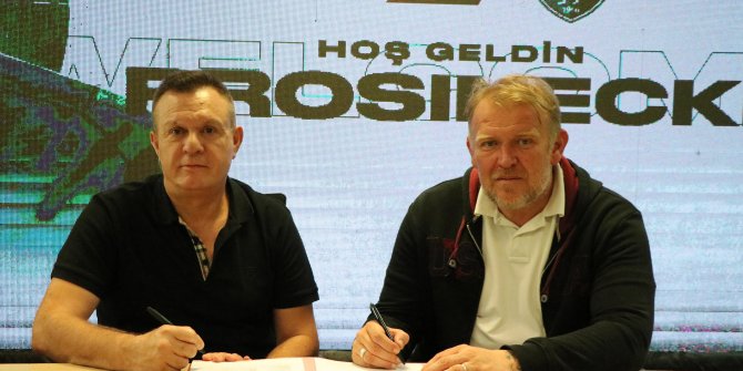 Denizlispor'da Prosinecki imzaladı