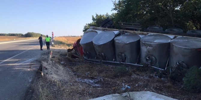 Süt dolu tanker devrildi: 1 yaralı