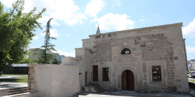 Kayseri'de tarihi Çandır Camii restore edildi