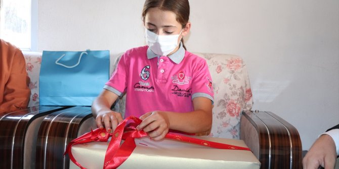 Emine Erdoğan'ın hediyesi "Toroslar'ın Kardeleni" yörük kızı Emine'ye ulaştı