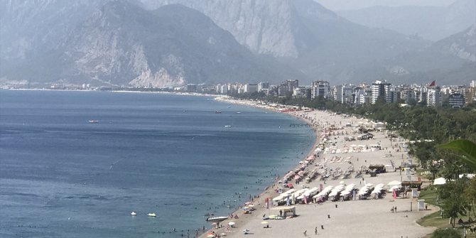 Antalya sahillerinde yoğunluk