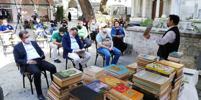 Tarihi kitaplar, müzayedede alıcı buldu