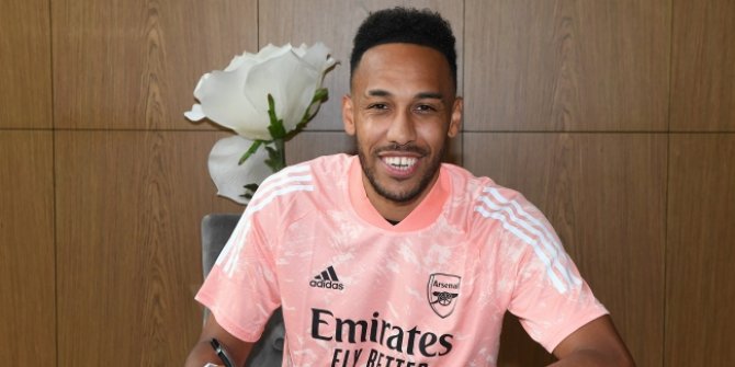 Aubameyang 2023'e kadar Arsenal'da