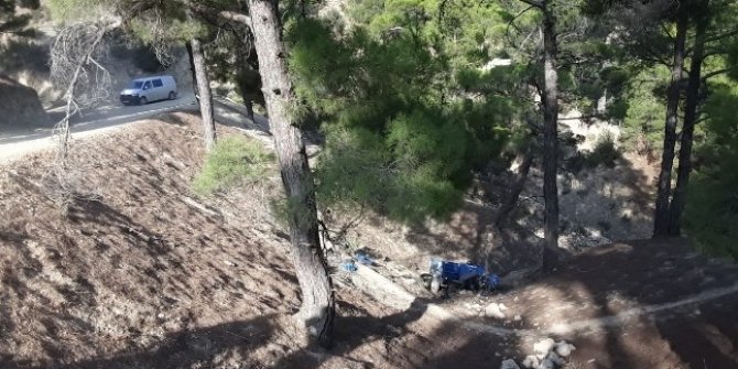 Tarım aracı uçuruma yuvarlandı: 1 ölü, 2 yaralı