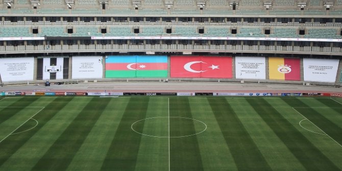 Bakü Olimpiyat Stadı'nda "kardeşlik" pankartları