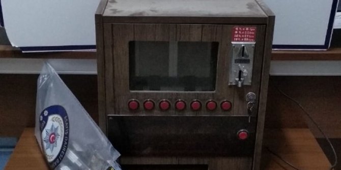 Kahvehanede baskınında sigaramatik ele geçirildi