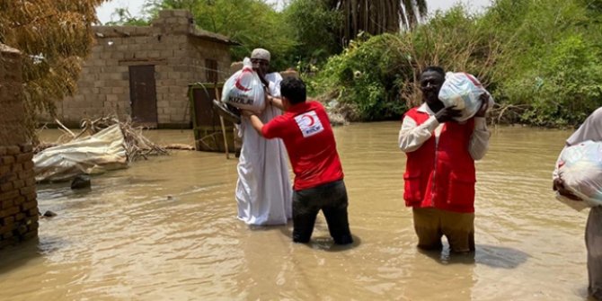 Türkiye'den Sudan'da sel mağdurlarına yardım eli