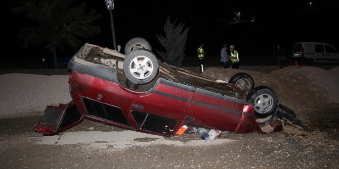 Refüje çarpan otomobil takla attı, sürücü yaralı kurtuldu